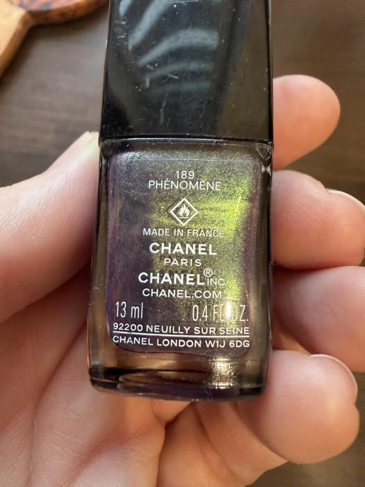 Lakiery Dior nr 218 i 900 oraz Chanel nr 189