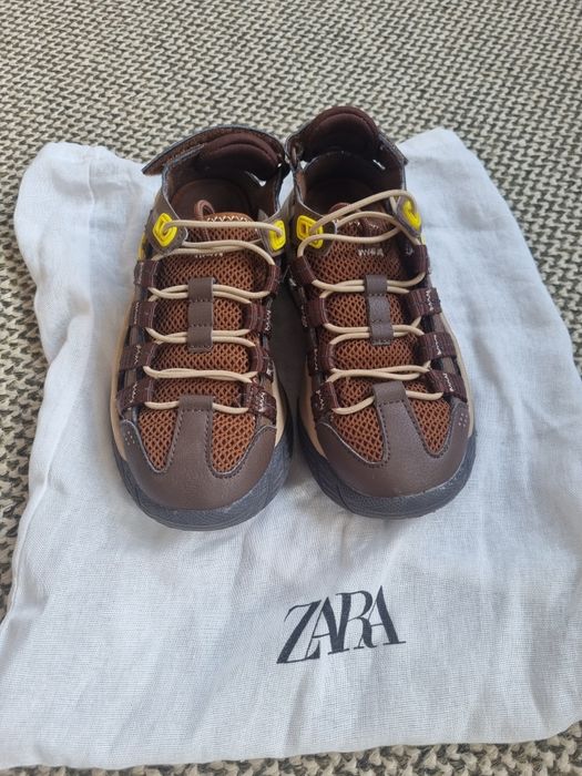 Босоніжки, сандалі  zara
