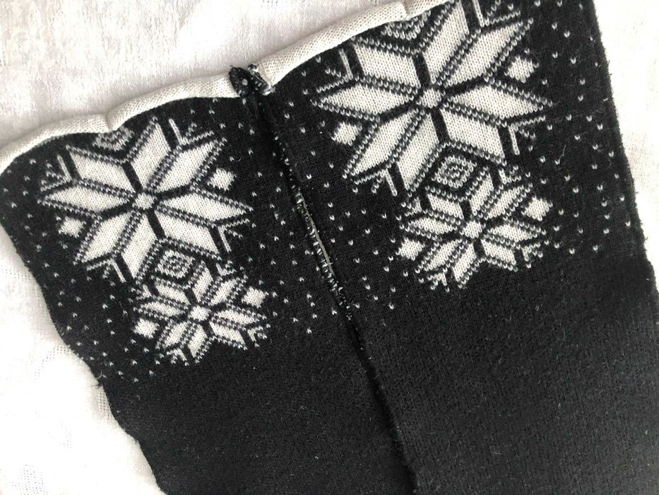 Шапка и шарф тёплый зимний набор с бубоном и узором шерсть 60% LEKS