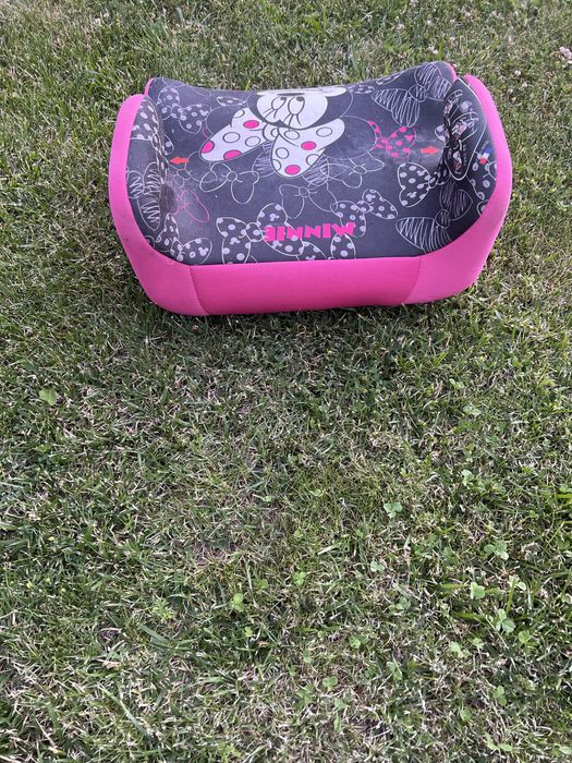 Крісло в машину