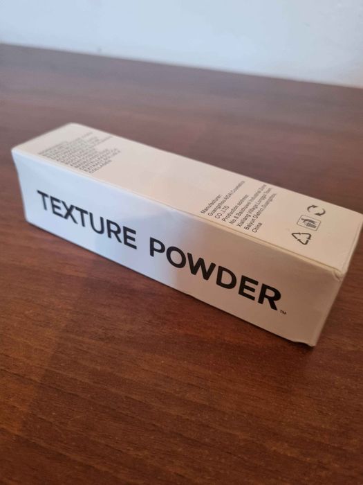 Based bodyworks texture powder puder stylizujący do stylizacji włosów