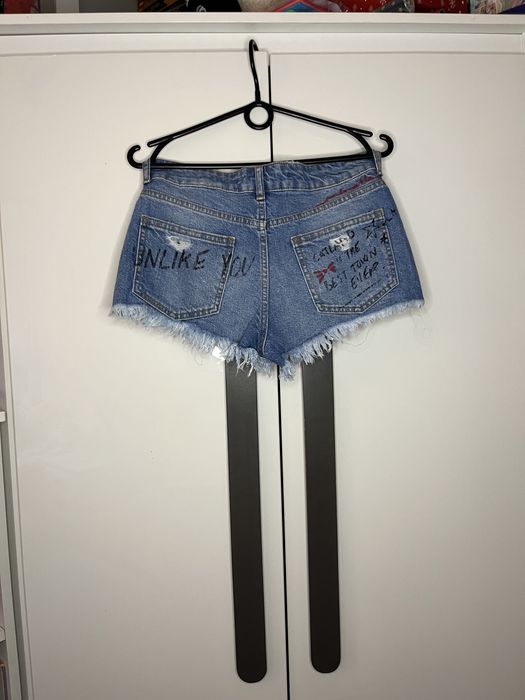 Krótkie spodenki dzinsowe bershka