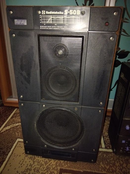 Продам комплект - магнитофон Юпитер МК-106 С с колонками Radiotehnika