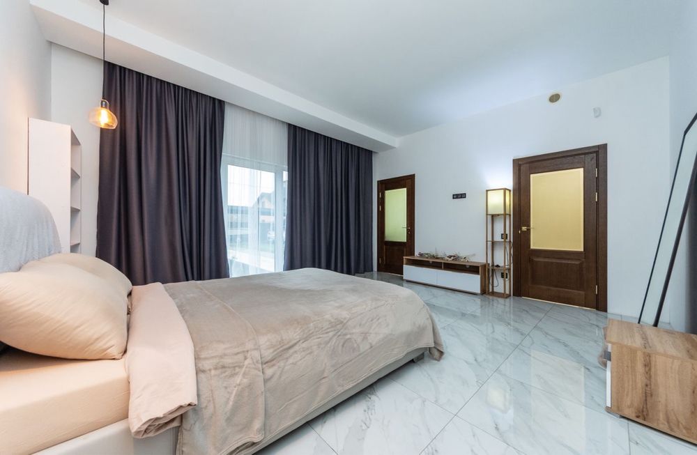 Подобова оренда будинок біля м. Лівобережна 149кв.м Є світло