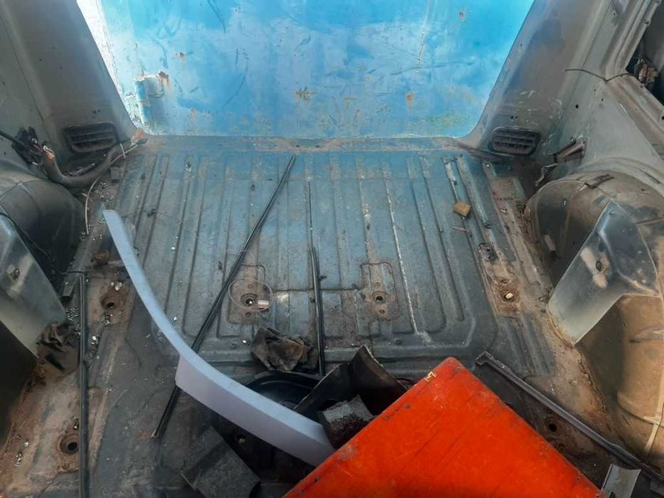 Частини кузова/чверть/крило/арка Мерседес Віто 638