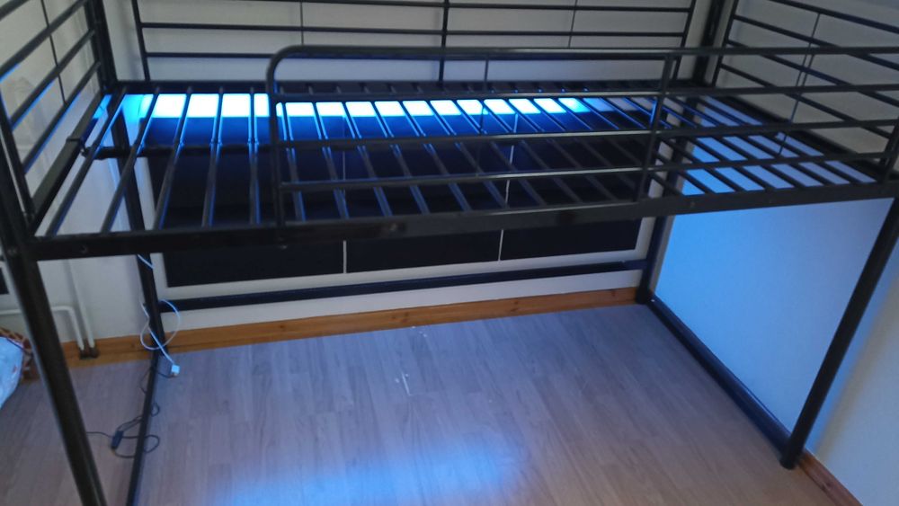 Łóżko na antresoli 200x90 francuskiej produkcji Logidesign-Arene SAS metalowe