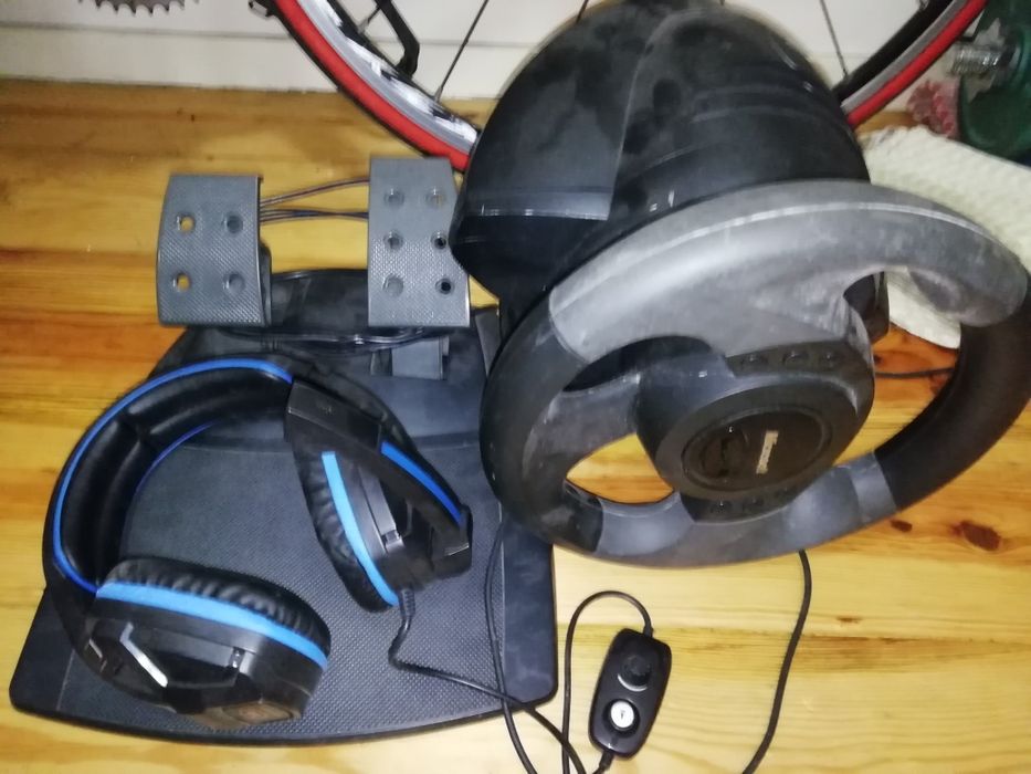 Melhor oferta. volante+ pedais+ auscultadores