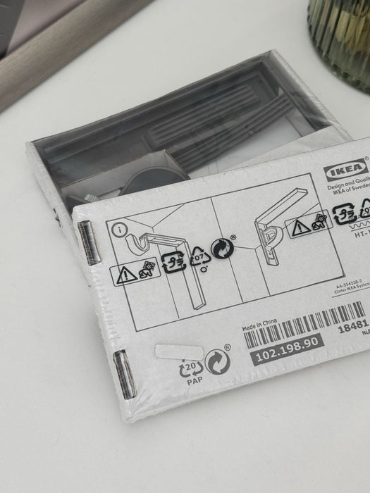 [ €3,00 ] Suportes p/ varões • Cinza • IKEA