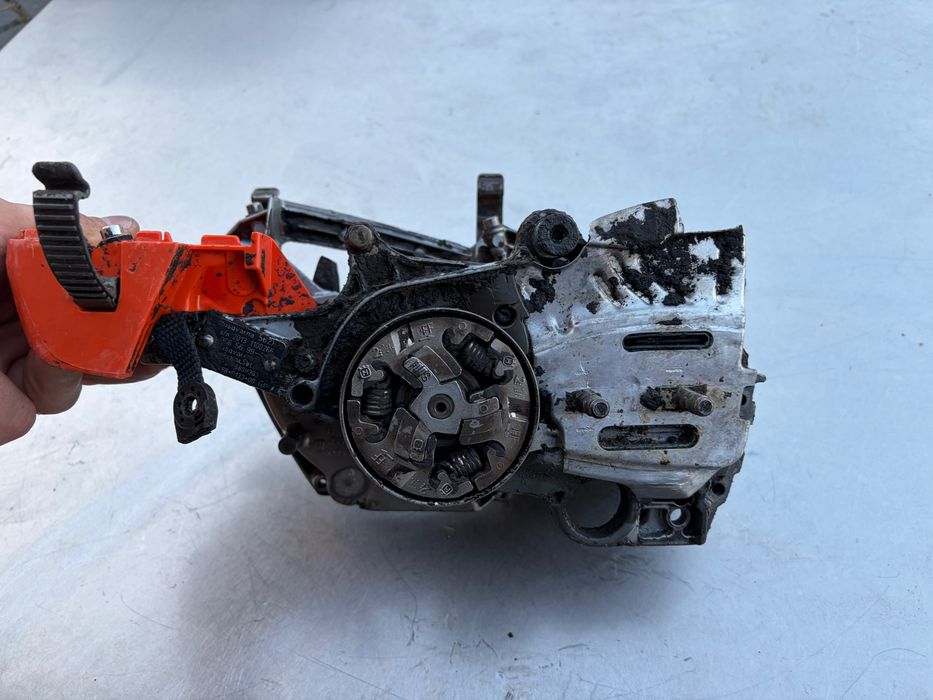Korpus Podstawa Karter Kartery wał korbowy Husqvarna 562XP 560 562XPG (925)