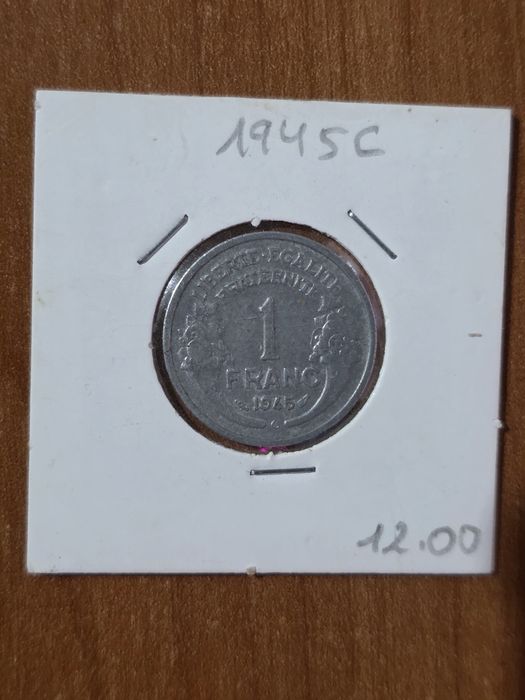 Moeda de 1 franco francês , datada de 1945.