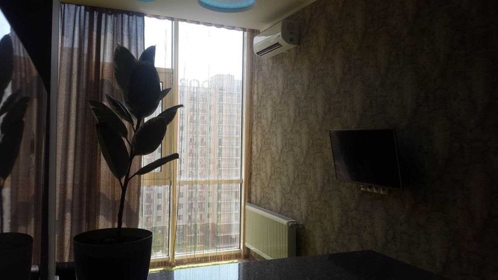 Продаж 1-кімн. квартири 42 м² з ремонтом та меблями — 5 Перлина.