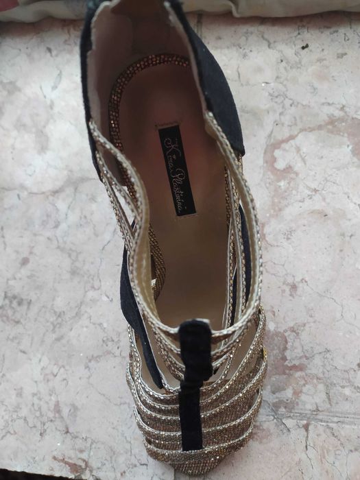 Очаровательные босоножки 37 размера и туфли 38 размера