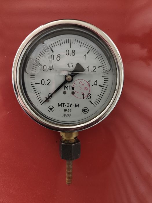 Продам  манометр