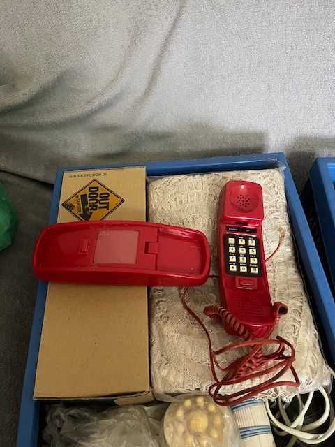 telefone fixo antigo de teclas vintage