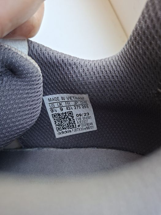 Кросівки Adidas 43