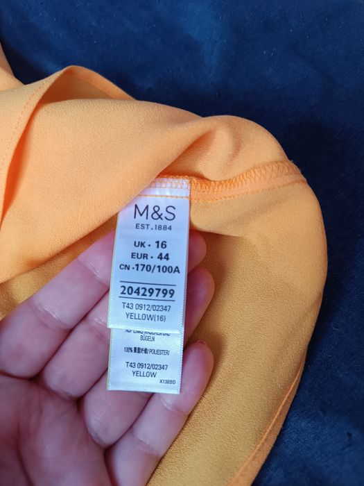 Bluzka bez rękawów 44