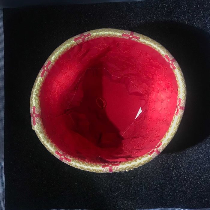 Мітра нова для священика