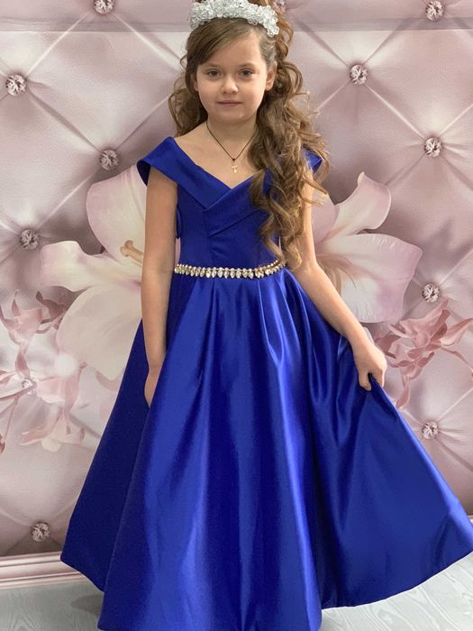 Продаю колекцію дитячих та жіночих суконь для проката та фотосесій