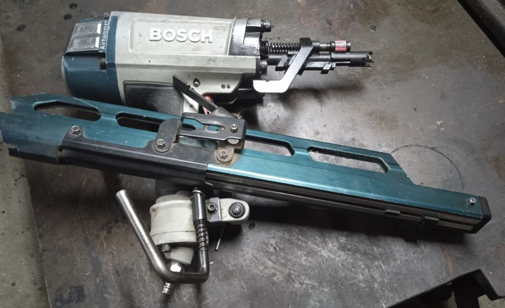 Gwoździarka pneumatyczna Bosch GSN 90-34 uszkodzona.