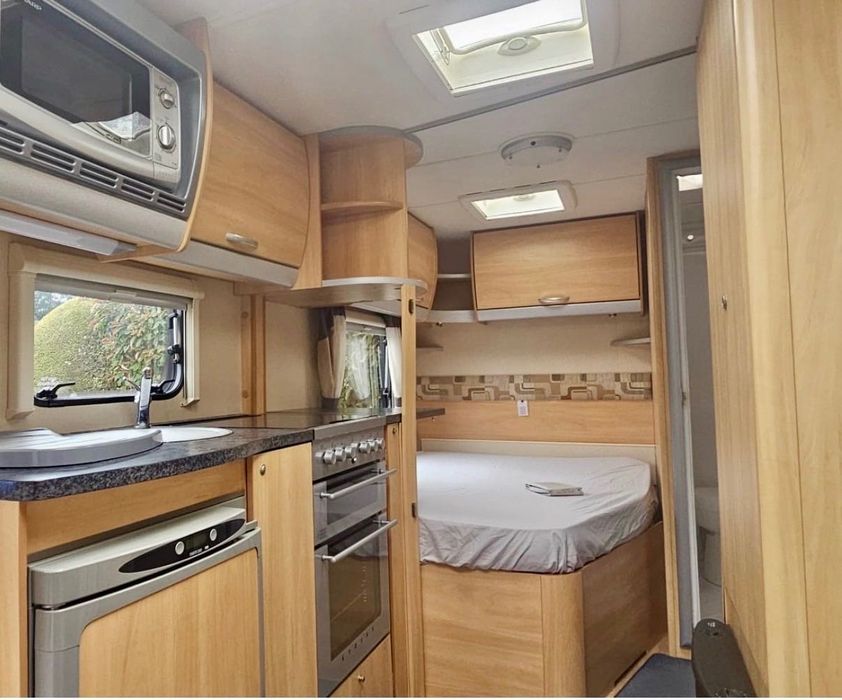Caravana Sterling Europa - Como Nova - Impecável