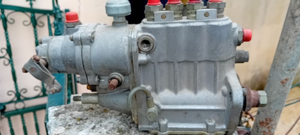 Bomba injectora Mercedes
