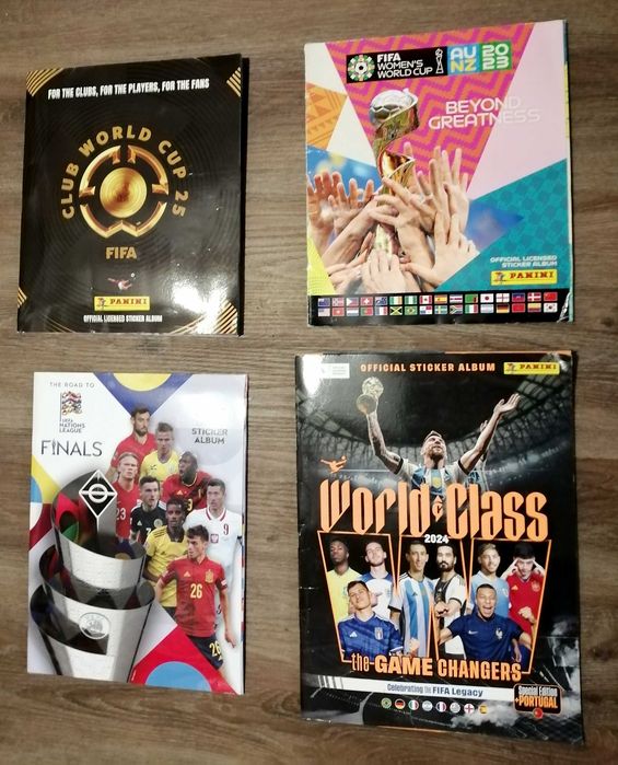 Cadernetas de cromos de futebol completas