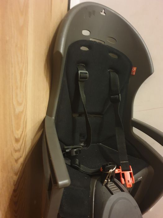 Fotelik rowerowy tylny Hamax Smiley z Zabezpieczeniem antykradzieżowym