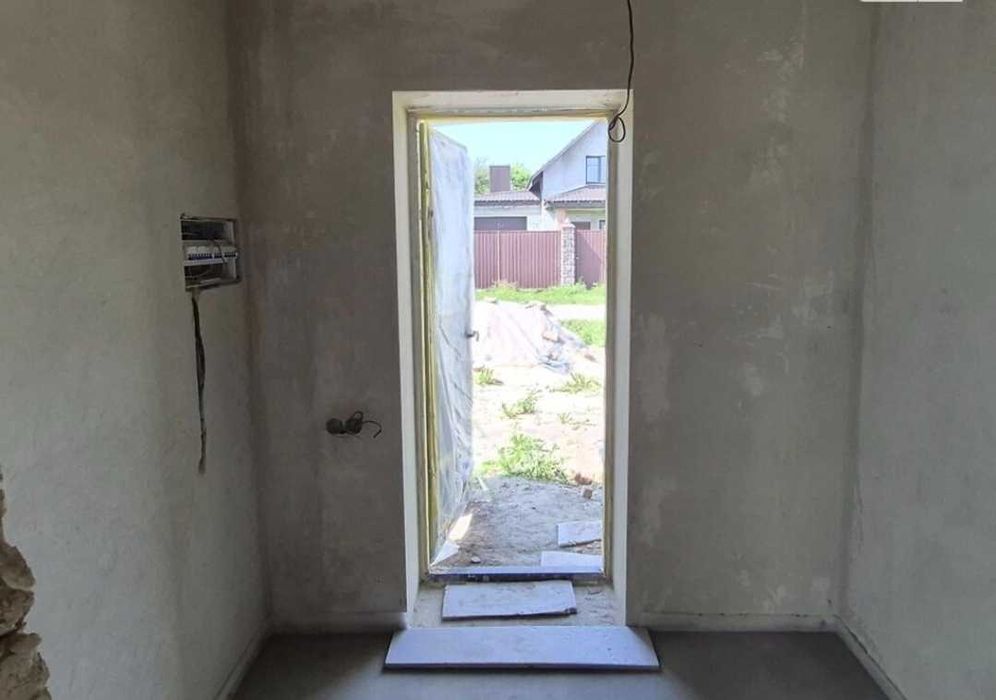 Продам класний котедж  з внутрішніми роботами та великою ділянкою!!!