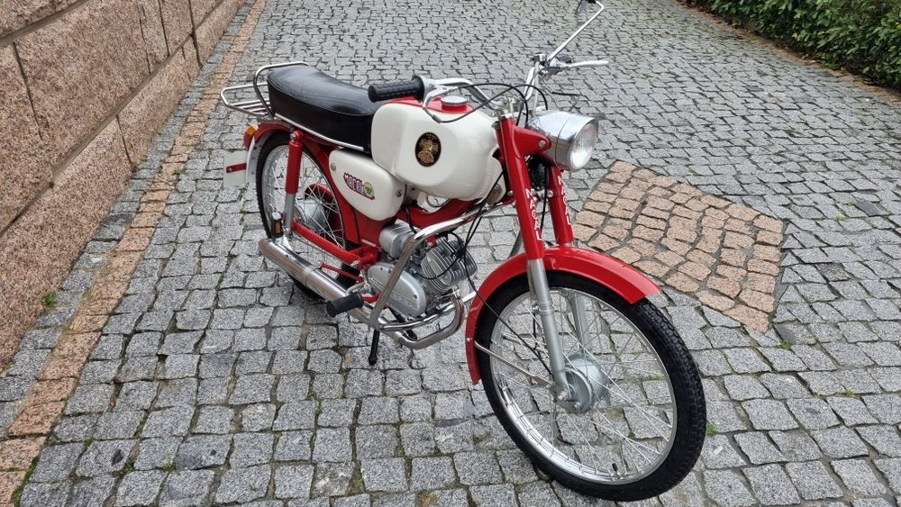 Motorizada Macal M-50 Turismo