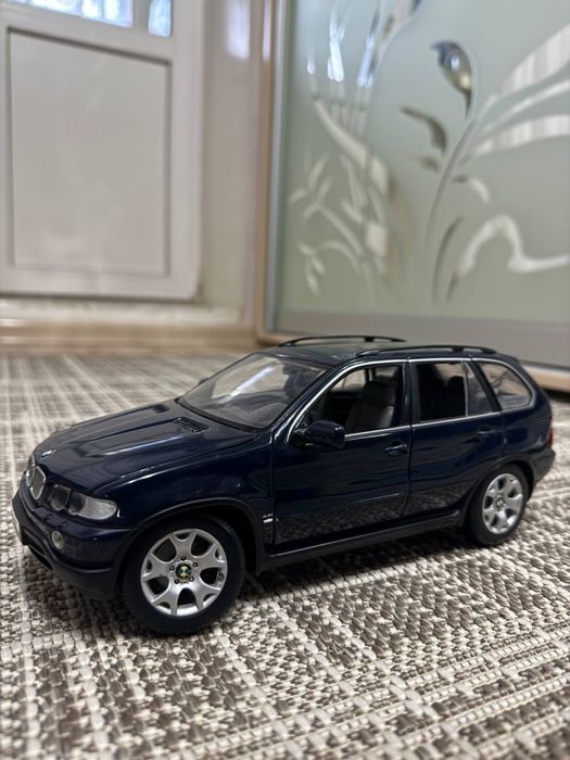 Колекційна модель BMW X5 e53 4.4i Kyosho 1/18