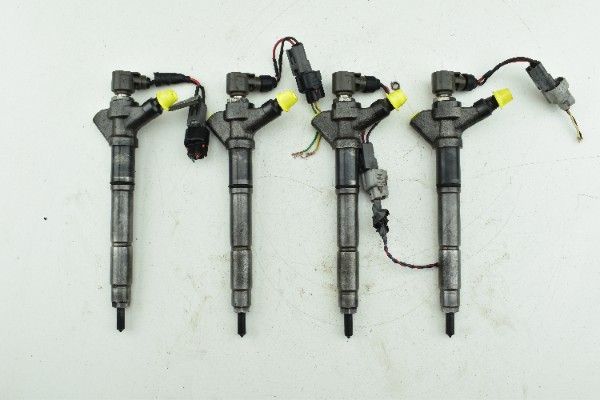 Wtryskiwacz LEXUS IS II TOYOTA RAV4 III AVENSIS T25 2.2 D-CAT 23670-0R040