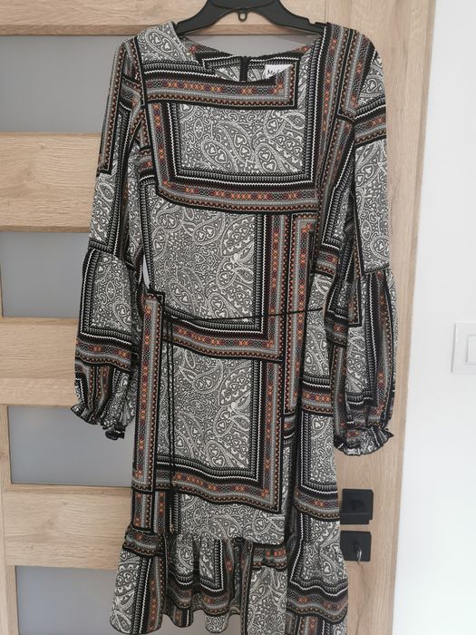 Sukienka do pracy r. 40