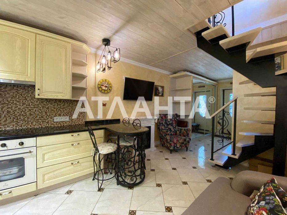 Дом с выгодным расположением на 10 станции Б. Фонтана