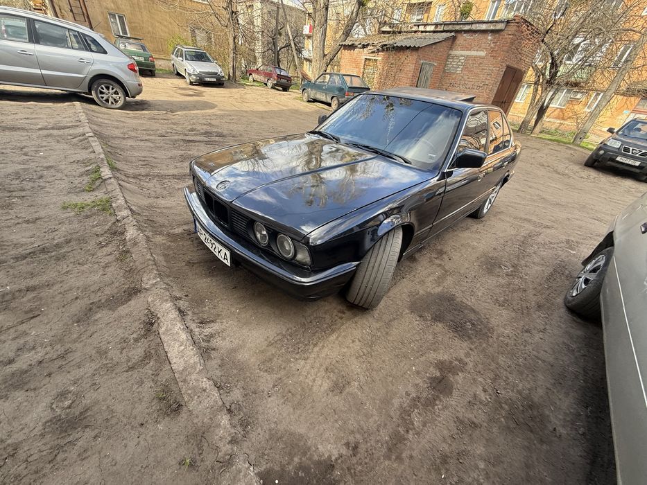 Продам БМВ е34 м20б25