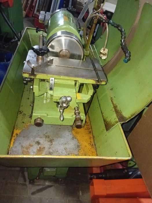 Retificadora  / afiadora Whilhelm. Com bomba p/ óleo de corte