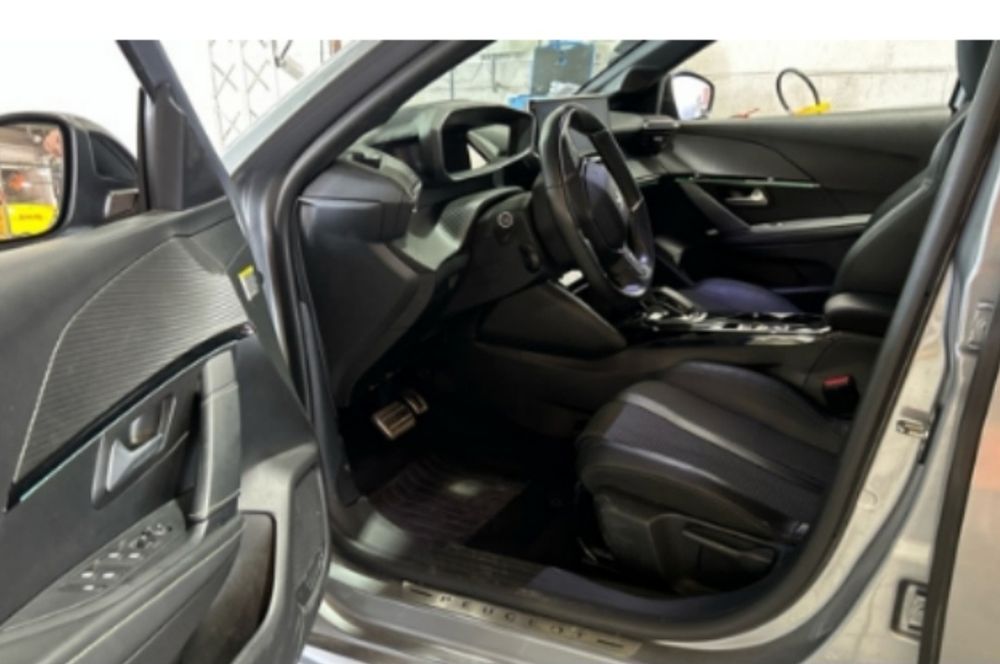 PEUGEOT E-208 - Eletrico - GT Line