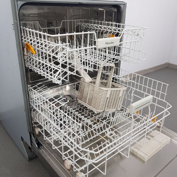 Посудомийні машини  Miele G5610 SCU