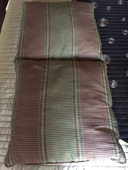 Duas almofadas novas