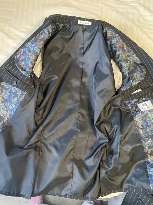 Класичний чоловічий костюм в розмірі М