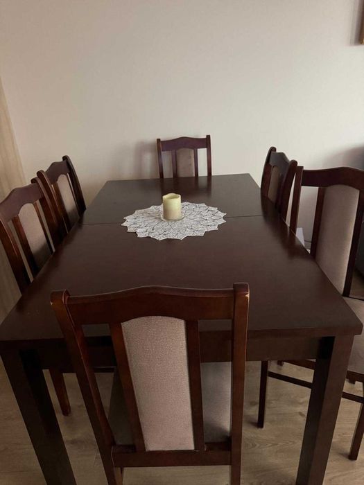 Sprzedam stół z krzesłami