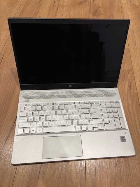 HP Pavilion 15.6 i5-1035G1 FHD TouchScreen RAM 12GB WIN 11 / POLECAM /