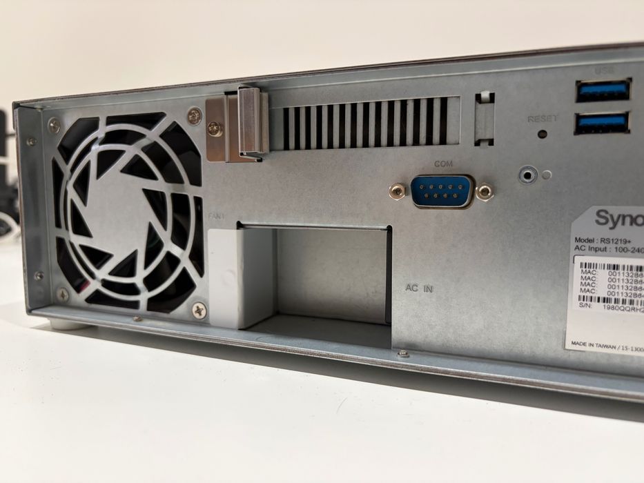 Servidor NAS Rack Synology RS1219+