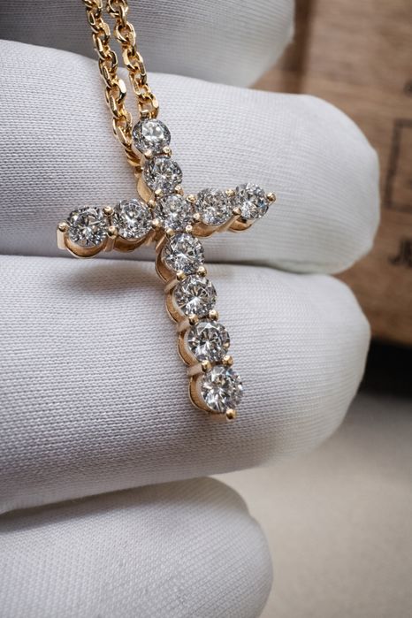 Крест tiffany с цепочкой 585 в наличии.