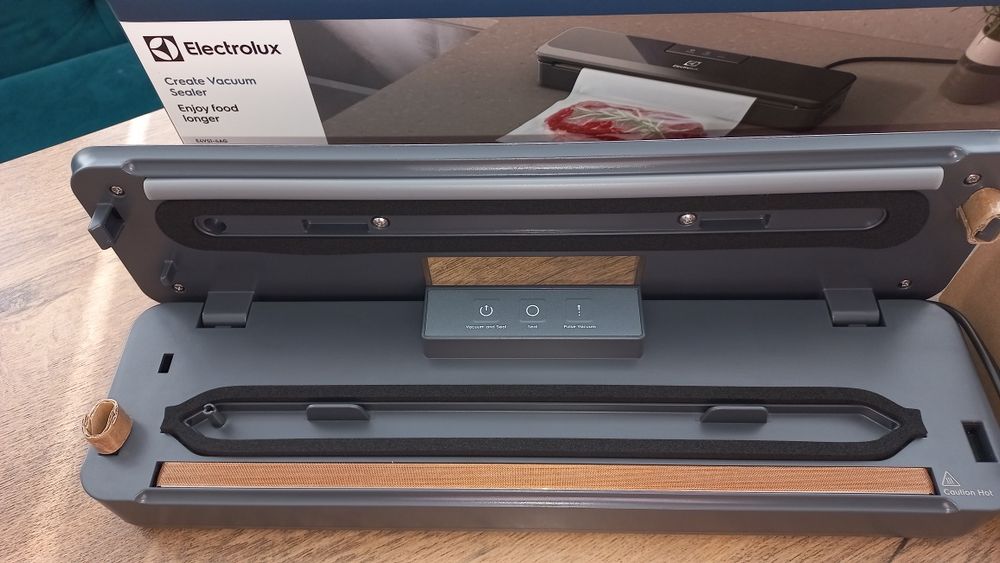 Вакуумний пакувальник Electrolux E4VS1-4AG.