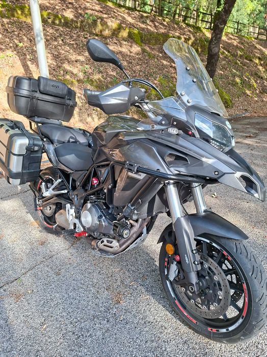 Benelli TRK 502 com muitos extras