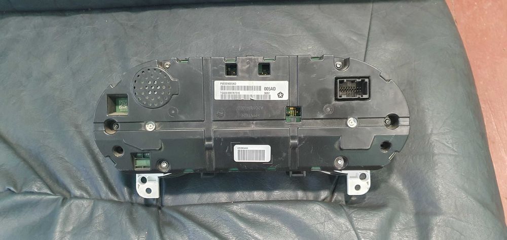 Панель приборов Jeep Cherokee KL