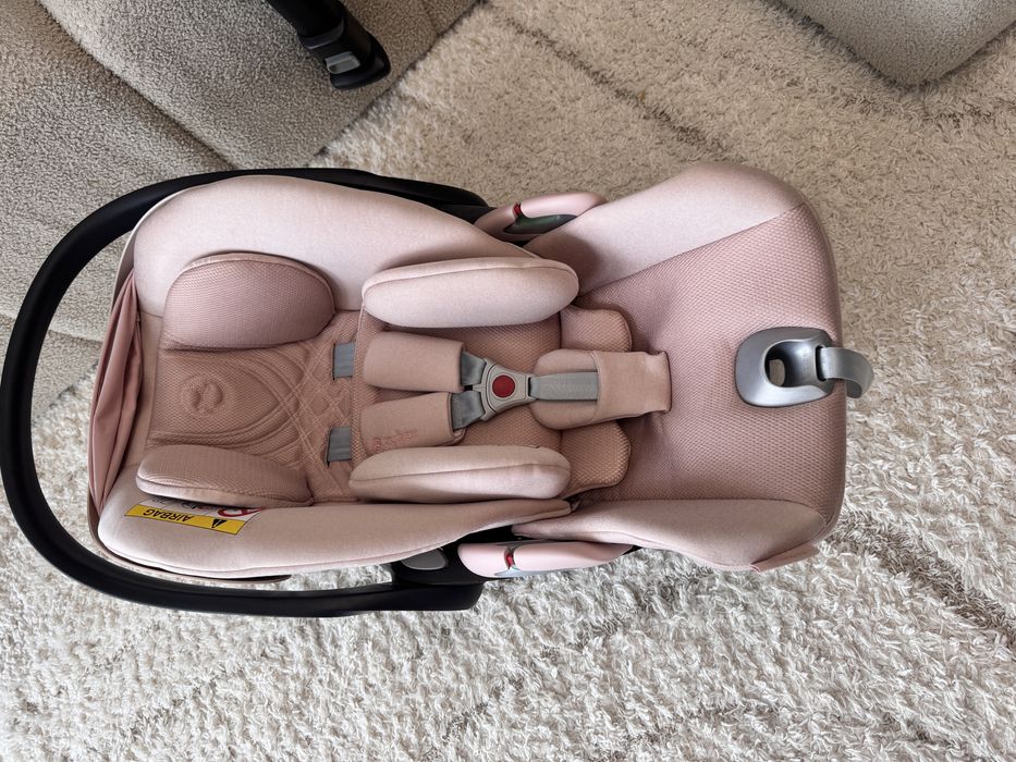 Cybex® Cloud T i-Size Plus z bazą obrotową