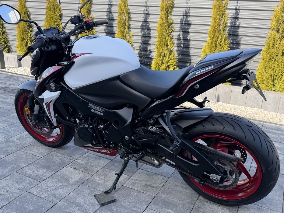 Suzuki gsx s 1000