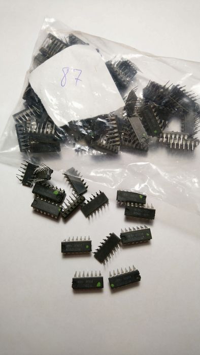 Микросхема К 553 УД 1 А