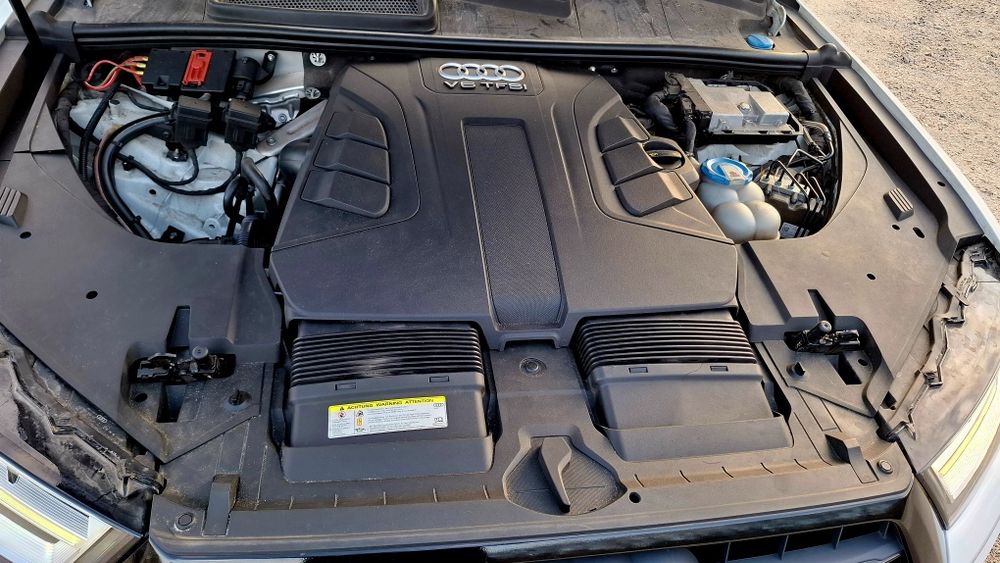 Продам Ауди Q7 m